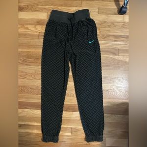 Nike Sportswear Everyday Modern Women’s High Waisted Joggers